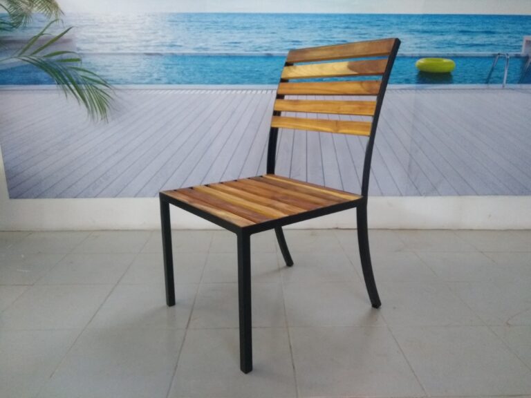 Silla de madera y acero para terraza- arkideck