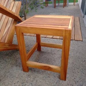 Mesa lateral de madera para exterior- arkideck