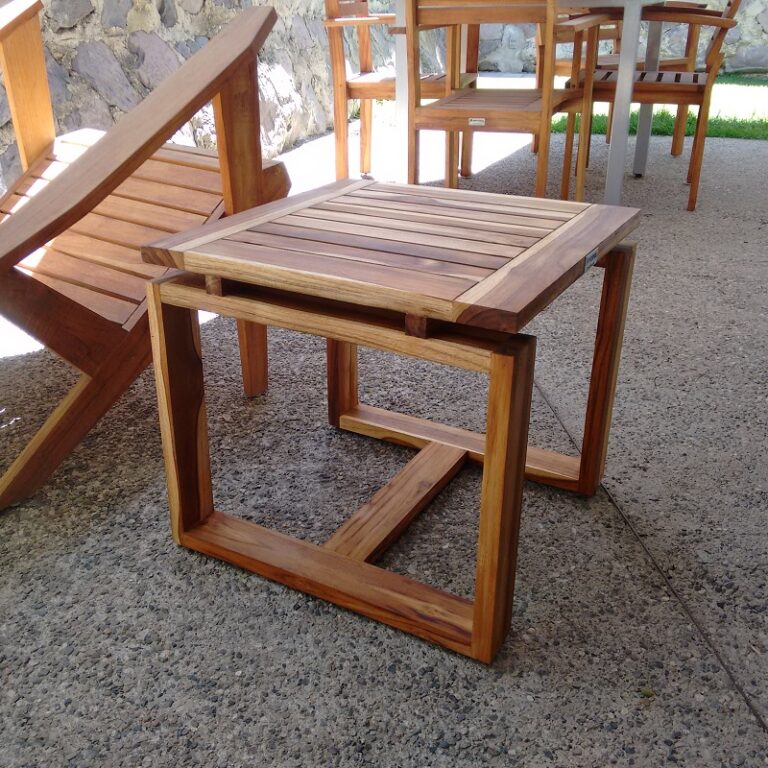 Mesa lateral de madera para exterior- arkideck