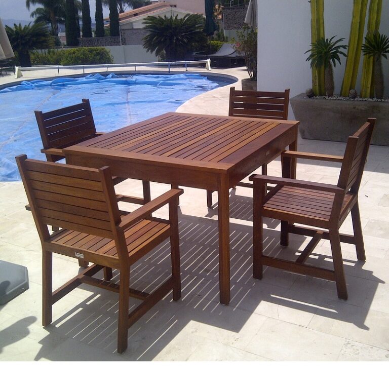 muebles para exterior de madera y de combinación de madera con herrería