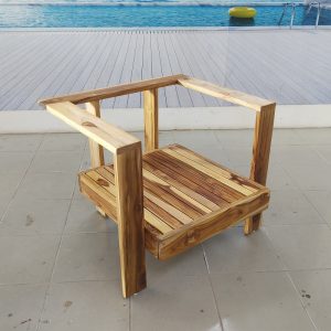 muebles para exterior de madera y de combinación de madera con herrería