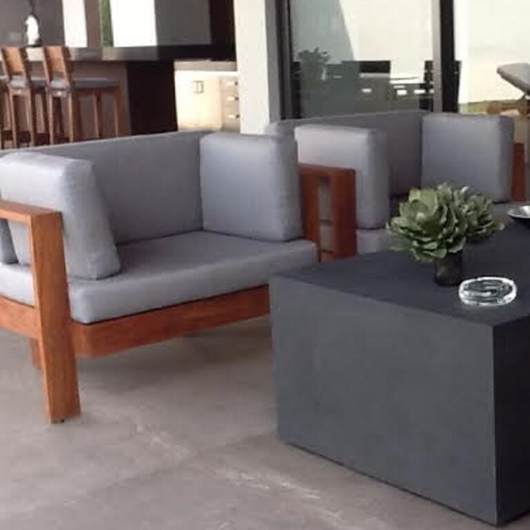 muebles para exterior de madera y de combinación de madera con herrería