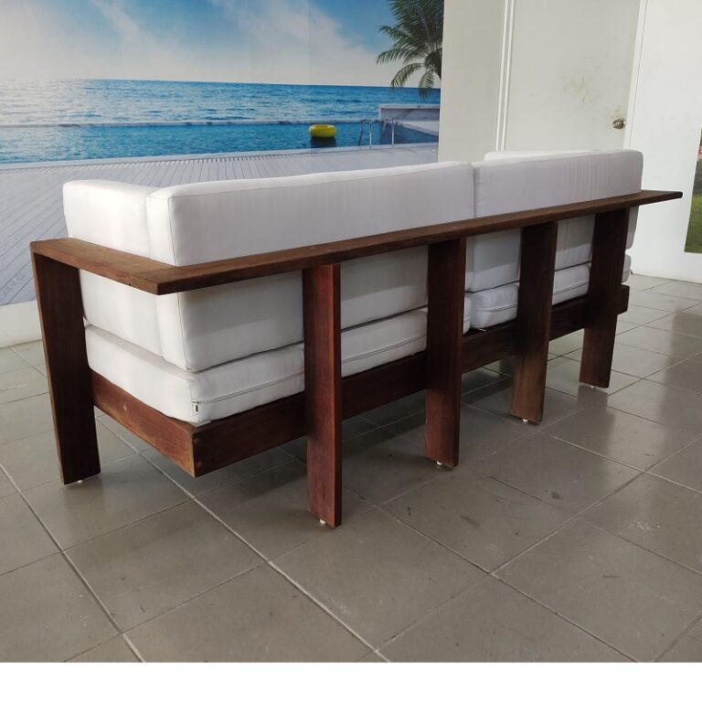 muebles para exterior de madera y de combinación de madera con herrería
