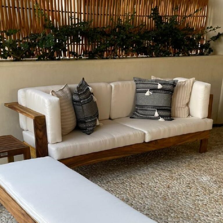 muebles para exterior de madera y de combinación de madera con herrería
