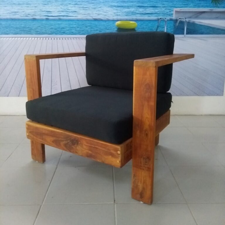 muebles para exterior de madera y de combinación de madera con herrería