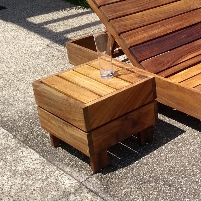 Mesa lateral de madera para exterior- arkideck