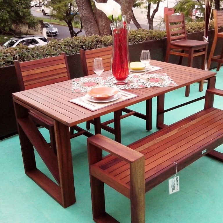 muebles para exterior de madera y de combinación de madera con herrería