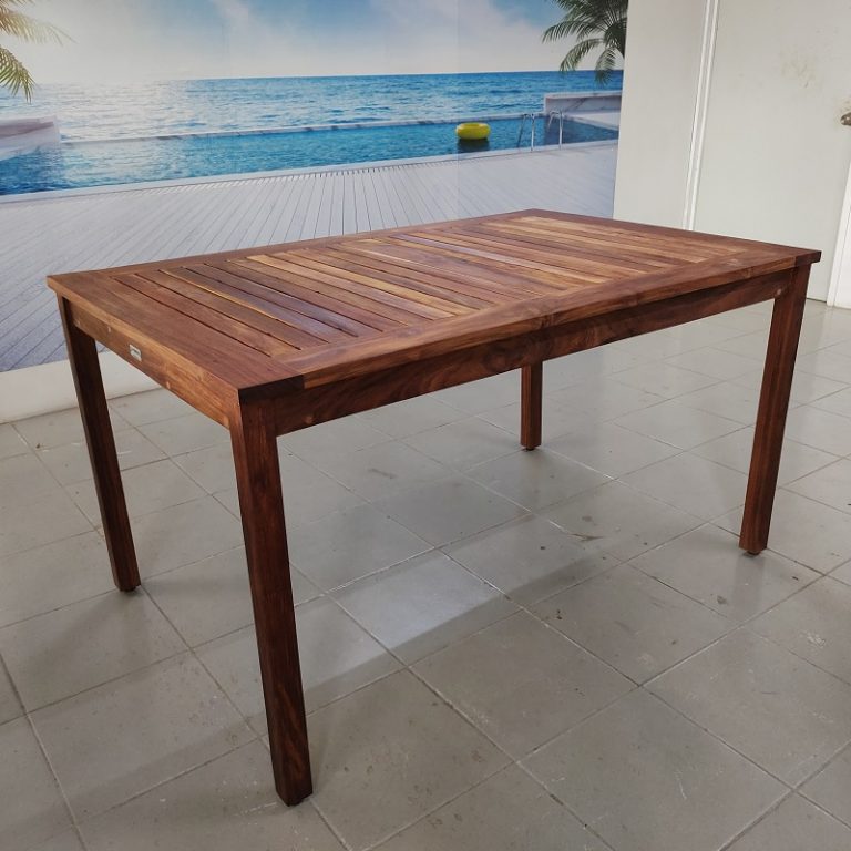 muebles para exterior de madera y de combinación de madera con herrería